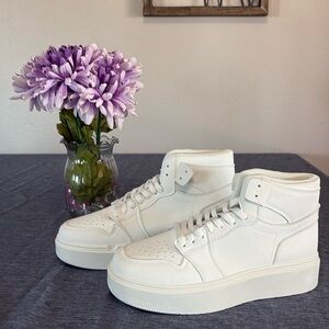 NIP PrettyLittleThing Women’s Sz 8 White Hi Top Platform Trainers